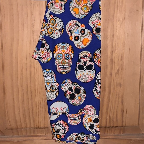 lularoe sugar skull leggings